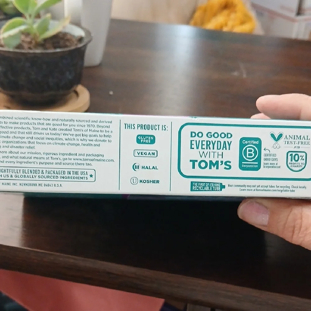 Peppermint Toothpaste - Picture 3 of 4